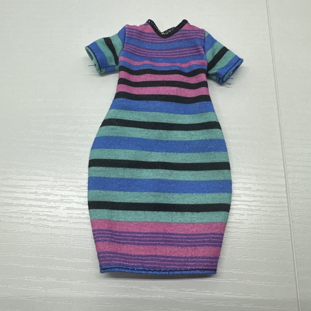 Mattel Barbie Fashionistas Short Sleeve Dress Curvy